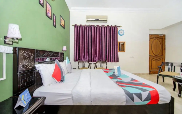 Hotel Ashray Noida