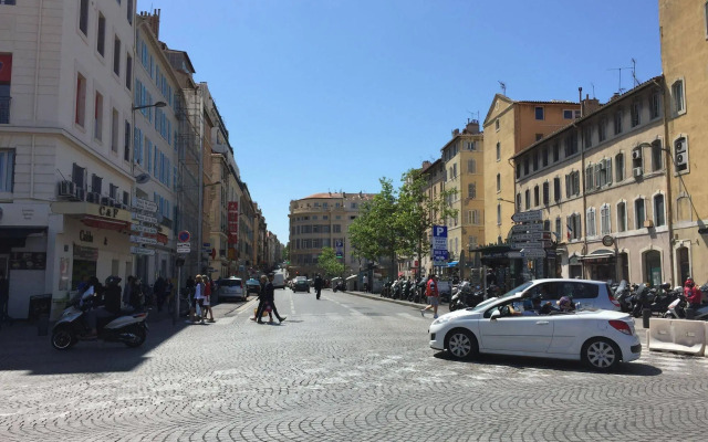 Breteuil – Appart au Vieux Port