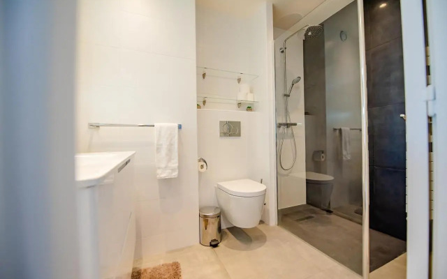 High Standing with Incredible Old Antibes and Sea views