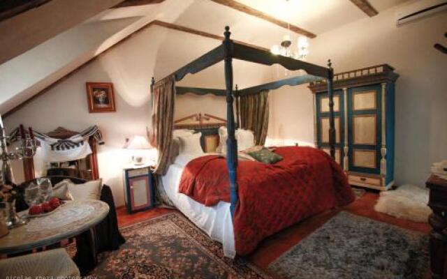 Casa Cositorarului Boutique Pension
