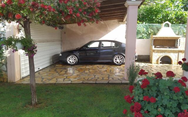 Summer Village House Popi