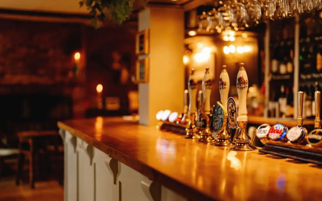 Wheatacre White Lion