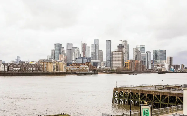 Greenwich Riverside Dream View