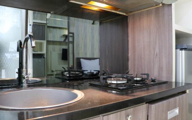 Cozy And Enjoy Studio Room At Green Pramuka City Apartment