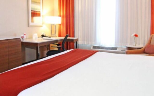 Holiday Inn Express & Suites Calgary NW - University Area, an IHG Hotel