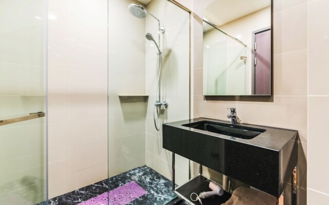 Modernism Asoke By Favstay