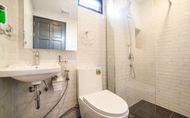 Capital O 445 Ongkara