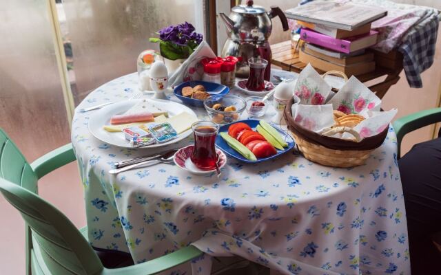 Orhan Kutbay'in Evi Turyolu Cafe Pansiyon