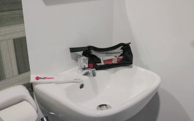 RedDoorz Premium @ Wireless Mandaue Cebu