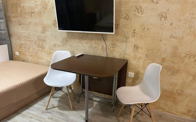 Colonel apartment 858