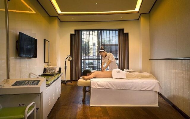 Kunming Oceancube Spa Holiday Hotel
