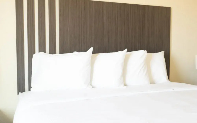 Iron Creek Inn & Suites