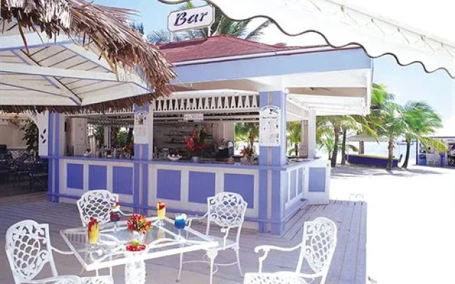 Le Flamboyant Hotel and Resort