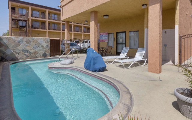 Quality Inn & Suites Huntington Beach