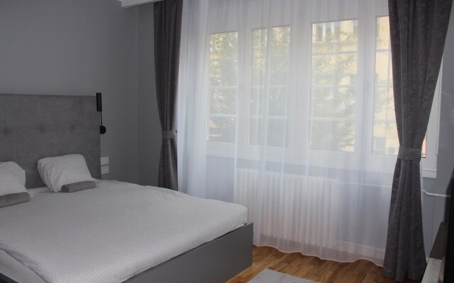 Home Living Apartments