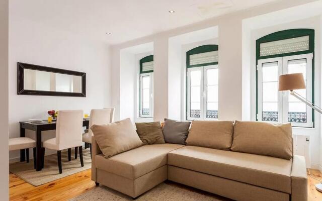 ALTIDO Charming 1BR Apt w/workspace in Sao Bento