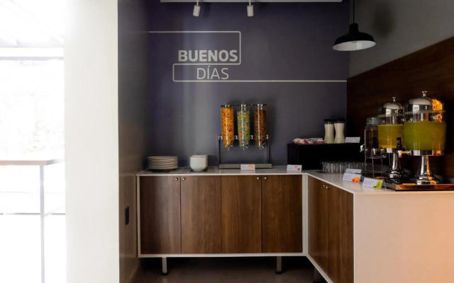 Holiday Inn Express Mexico City Satelite