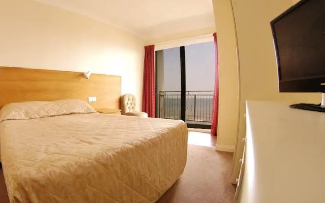 The Carlton Hotel