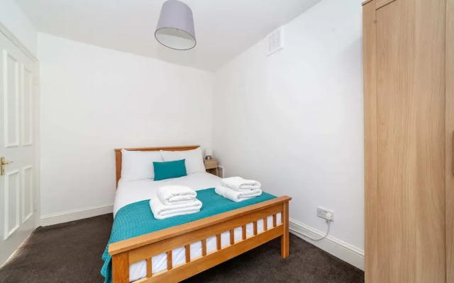 Period Victorian Abode In Idyllic Kings Cross