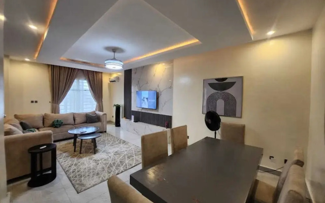 Charming 2- Bedroom Duplex