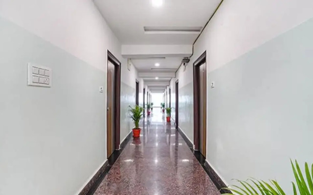Fabhotel Sri Karthikeya Grand