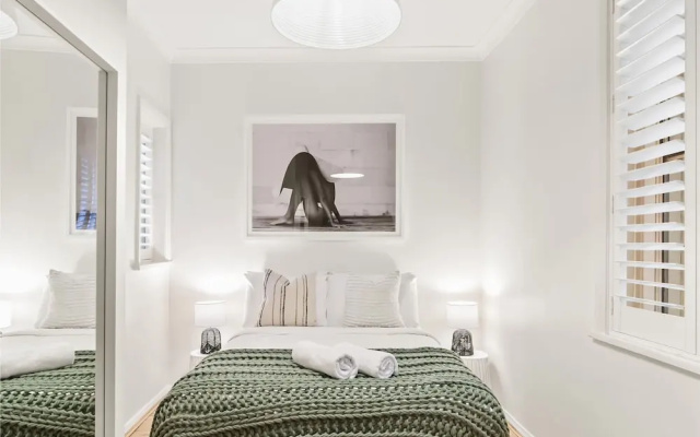 Cocos Apartment at Palm View Collective – Guest Rooms – Sydney