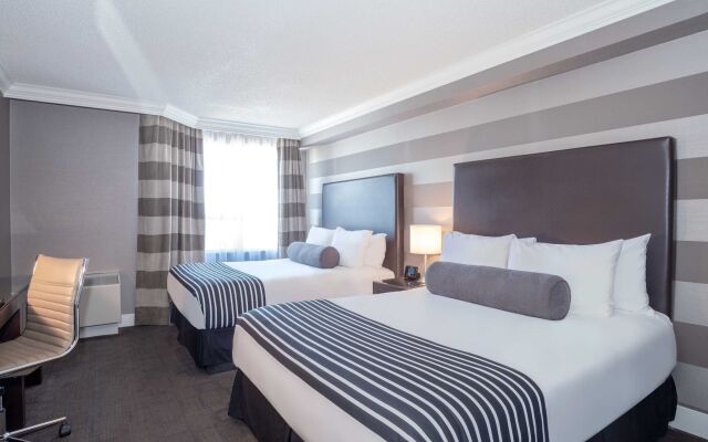 Sandman Signature Mississauga Hotel