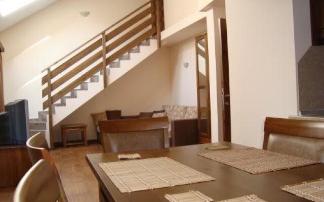 Kadeva House