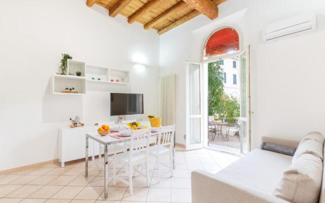 University Apartment con parcheggio e giardino