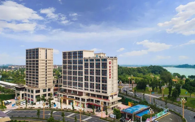 Ibis E'Meishan Railway Station Hotel