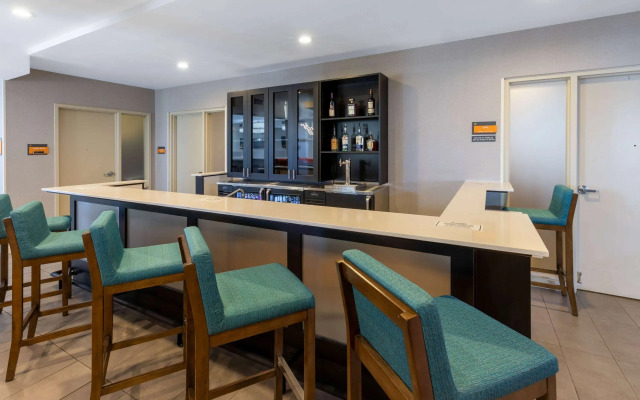 La Quinta Inn & Suites by Wyndham Tulsa Downtown/Route 66