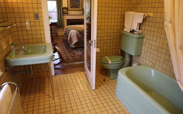 Robertshaw Country House Bed & Breakfast