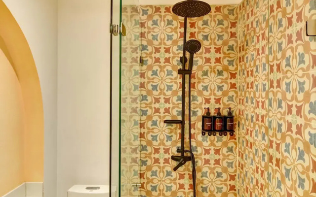 w Startling 2BR Apartment in Trendy Zona T