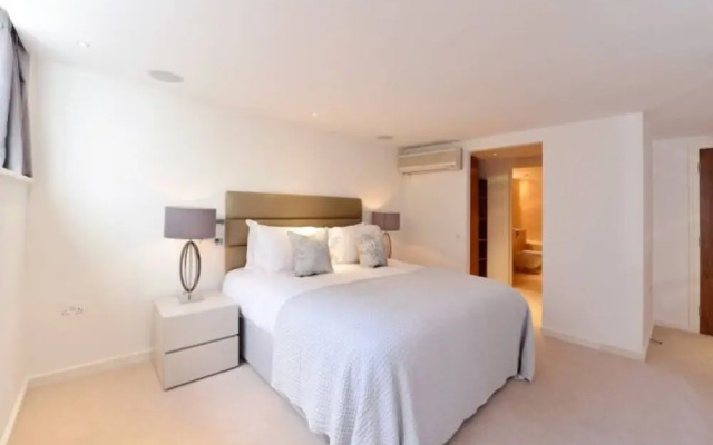 Modern 2 Bed Flat in the Heart of Kensington