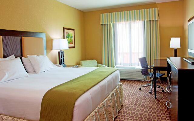 Holiday Inn Express & Suites Chaffee-Jacksonville West, an IHG Hotel