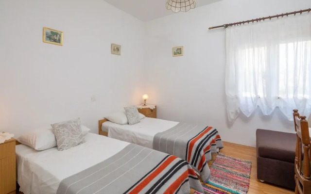 A2 - apt Near Beach w Patio, Parking and Grill
