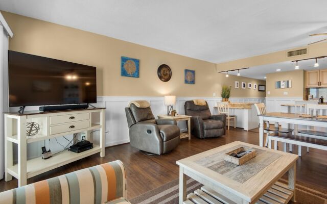 Holiday Surf and Racquet Club 412