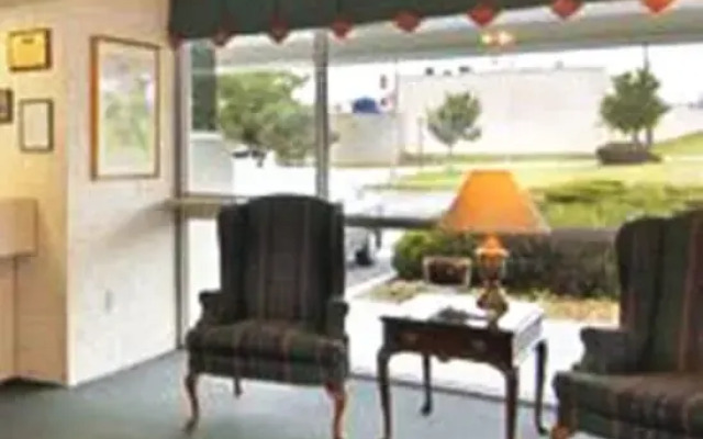 Howard Johnson by Wyndham Commerce GA