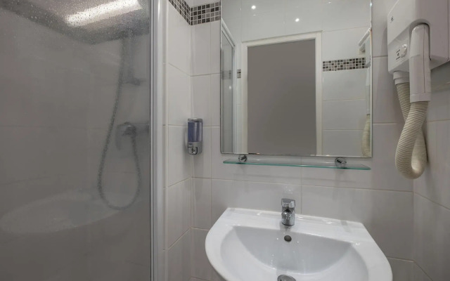 Hotel La Perle Montparnasse