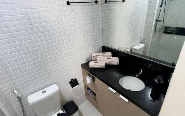Academia/Garagem/ Piscina : a 300 m do Farol