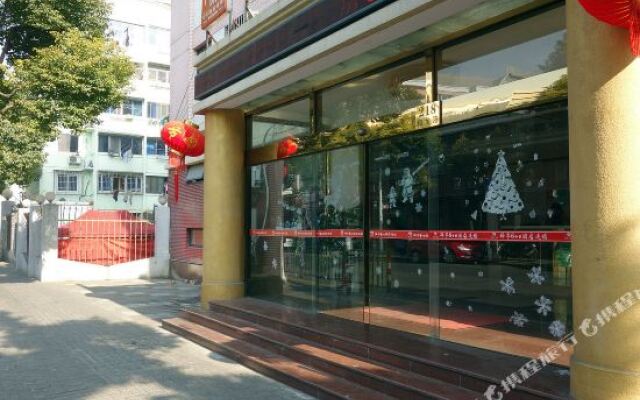 驿亭6+e酒店(上海外高桥店)