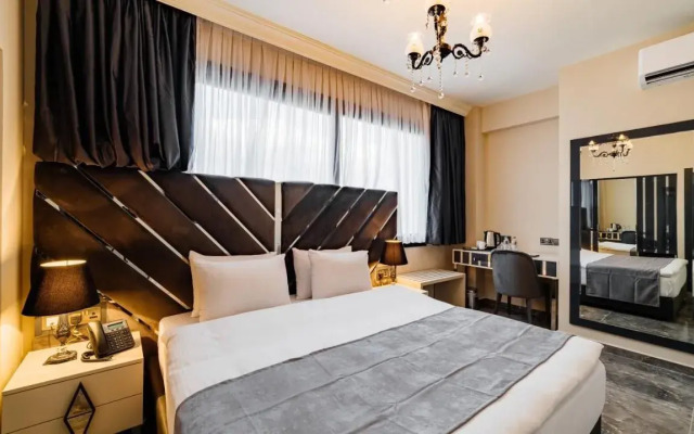 Royal Palace Hotel