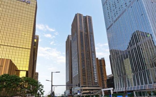 Rong Zhijia Apartment Hotel (Chengdu Global Center Da Rubik's Cube)
