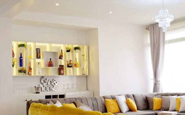 Luxury Atlantic Beach View Apartment in Lekki