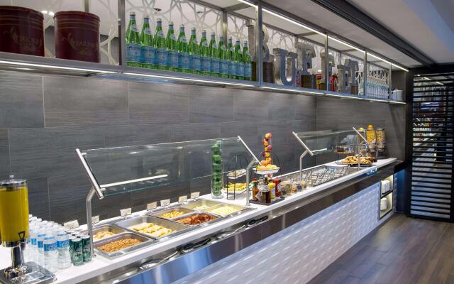 Hilton Montreal Laval