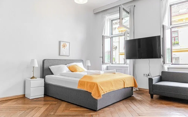 Central Access 2BR Apt Near AKH Hospital