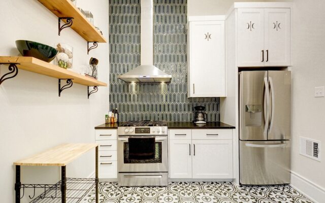 Historic Austin Home by RedAwning