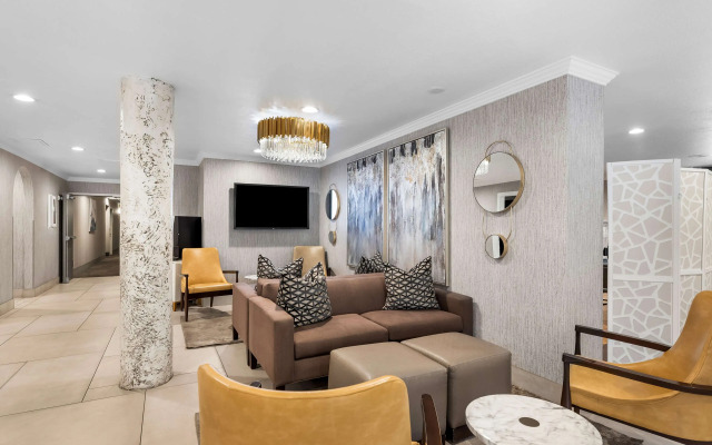 Best Western Plus Abbey Inn