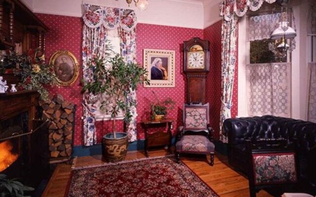 Humboldt House Bed & Breakfast