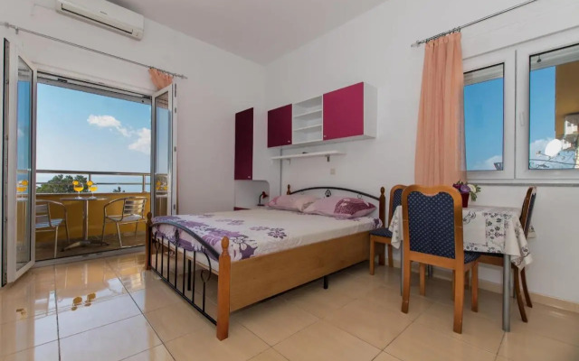 Studio apartments Zloic in Krvavica